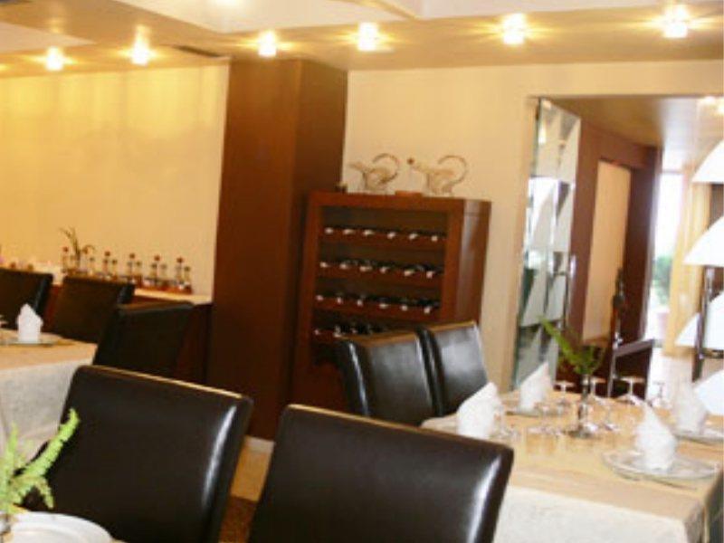 Ambasador Hotel Vlore Exterior photo