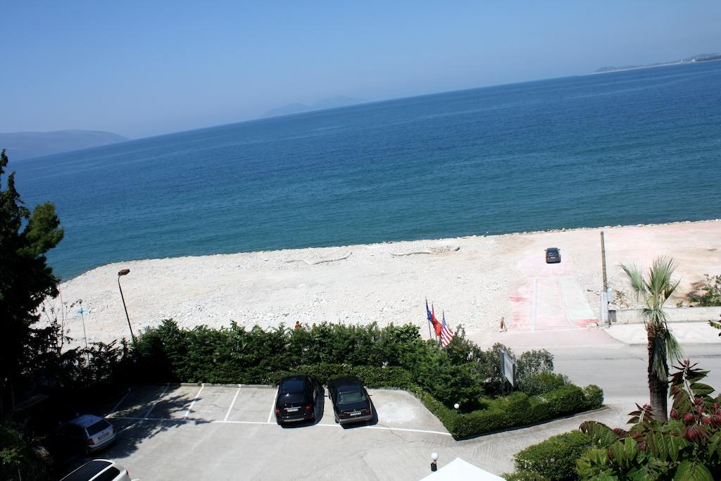 Ambasador Hotel Vlore Exterior photo
