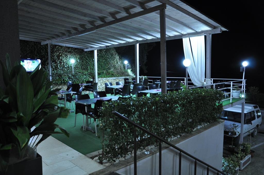 Ambasador Hotel Vlore Exterior photo
