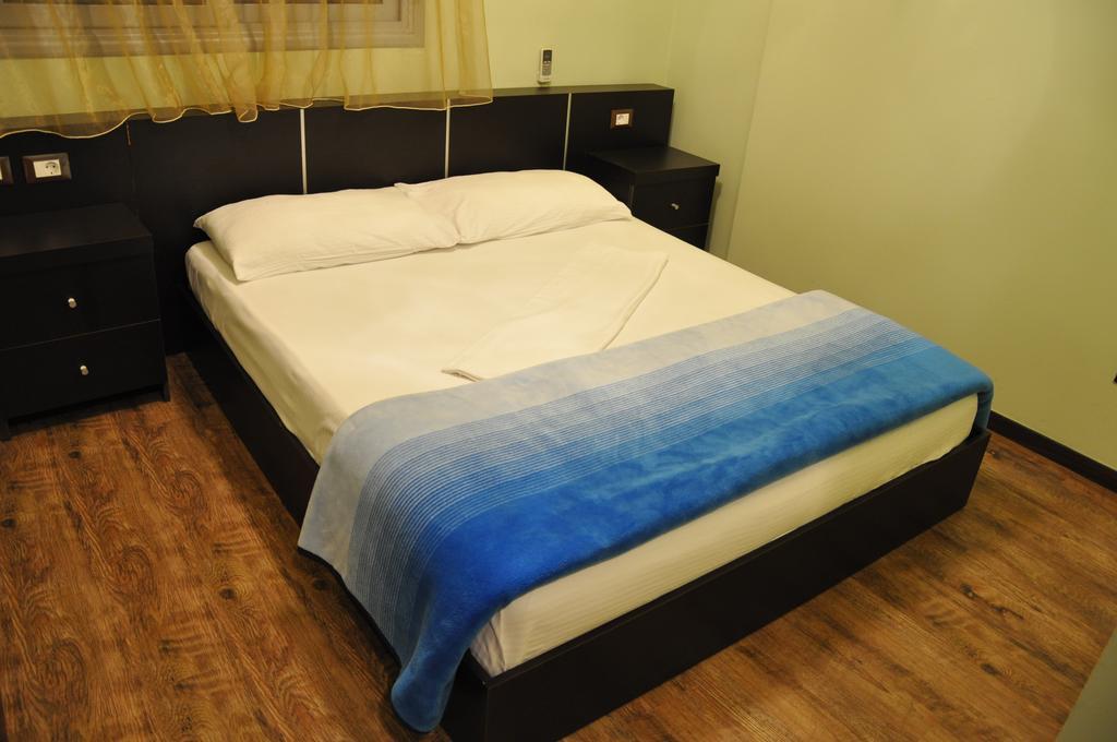 Ambasador Hotel Vlore Exterior photo