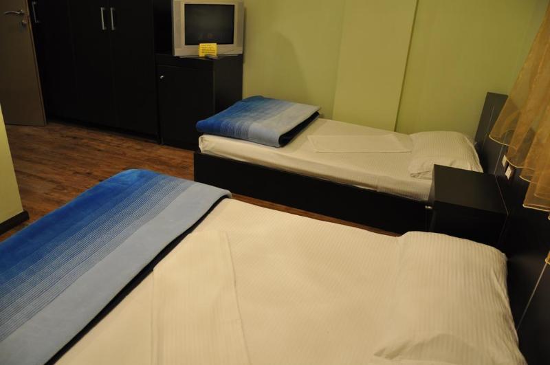 Ambasador Hotel Vlore Exterior photo