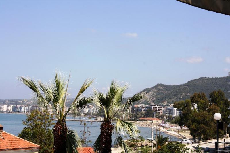 Ambasador Hotel Vlore Exterior photo