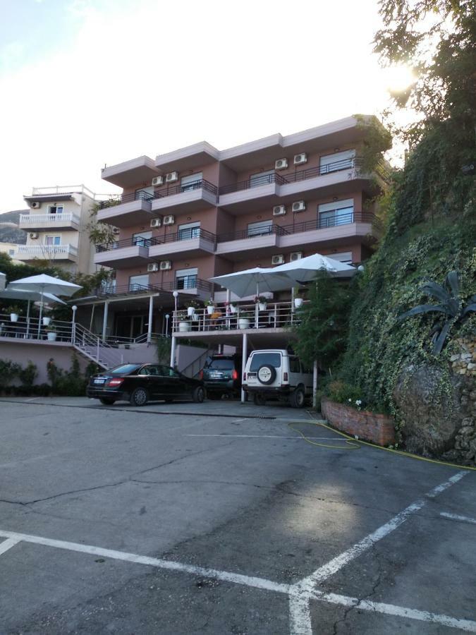 Ambasador Hotel Vlore Exterior photo